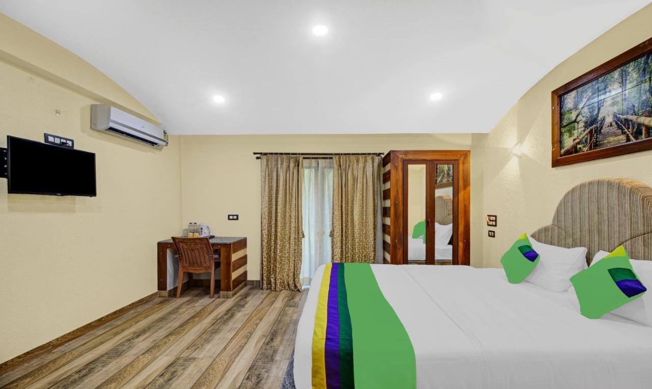 Treebo Majestic Palms, 2 Km From Colva Beach Benaulim Exterior photo